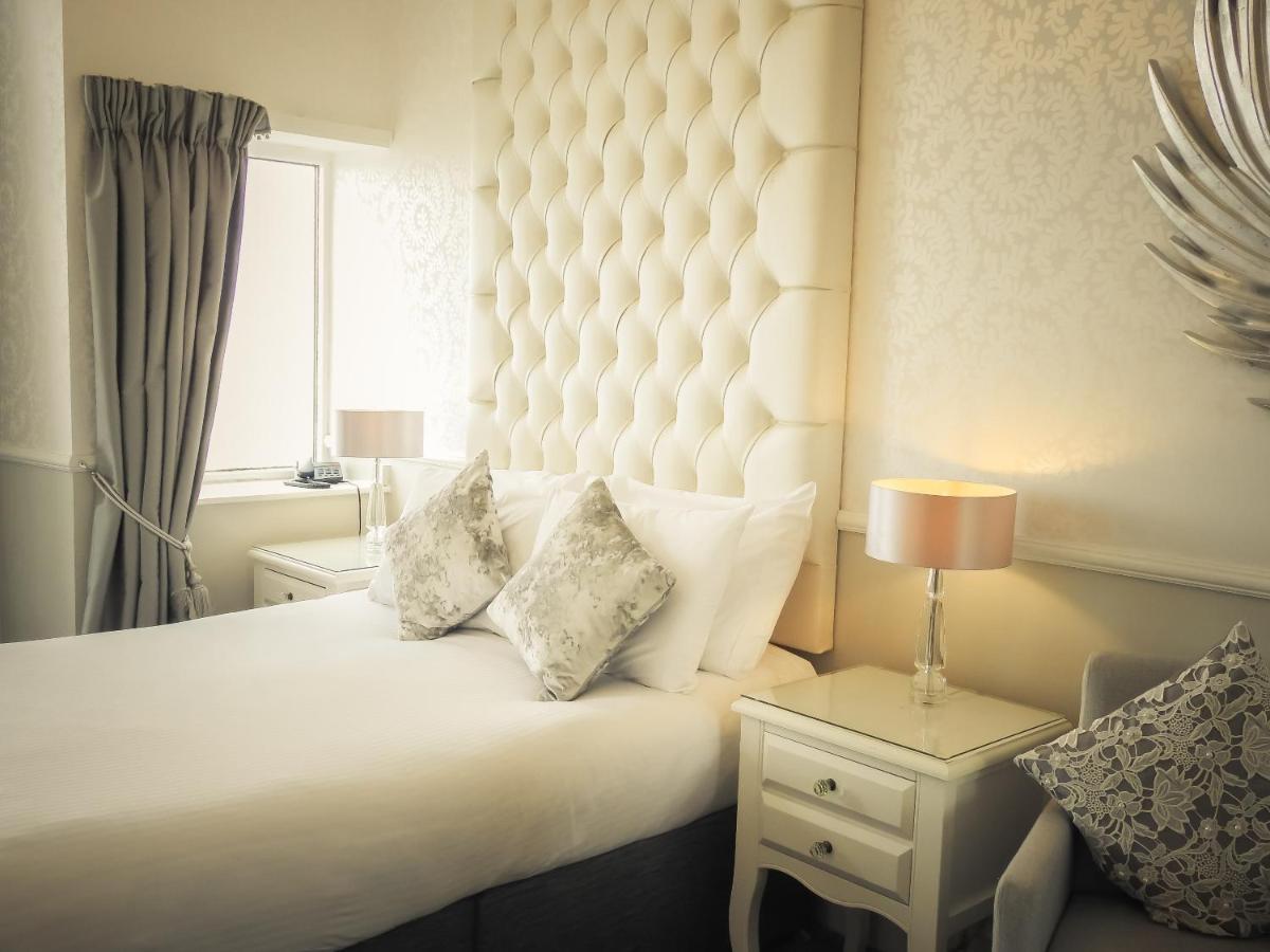 Park House 3* Blackpool