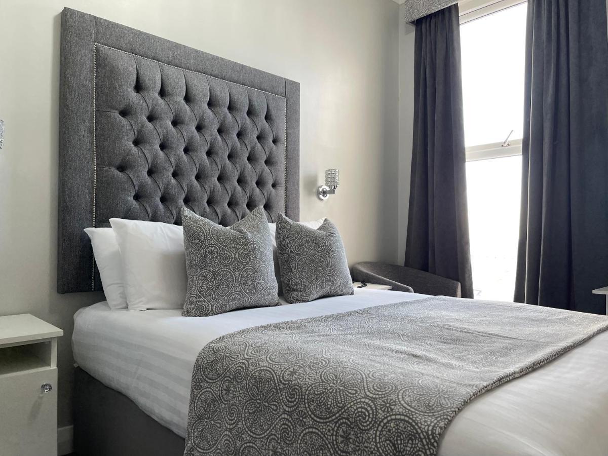 Park House 3* Blackpool
