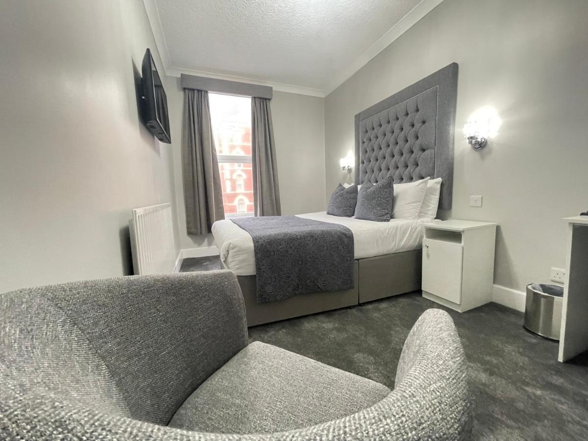 Park House 3* Blackpool