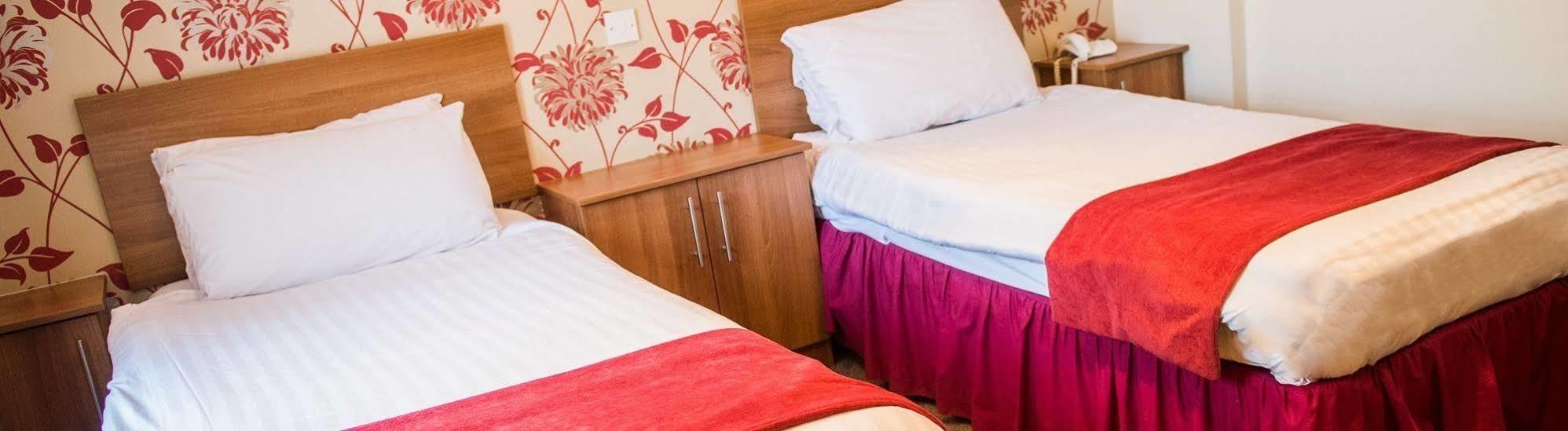 Park House 3*
